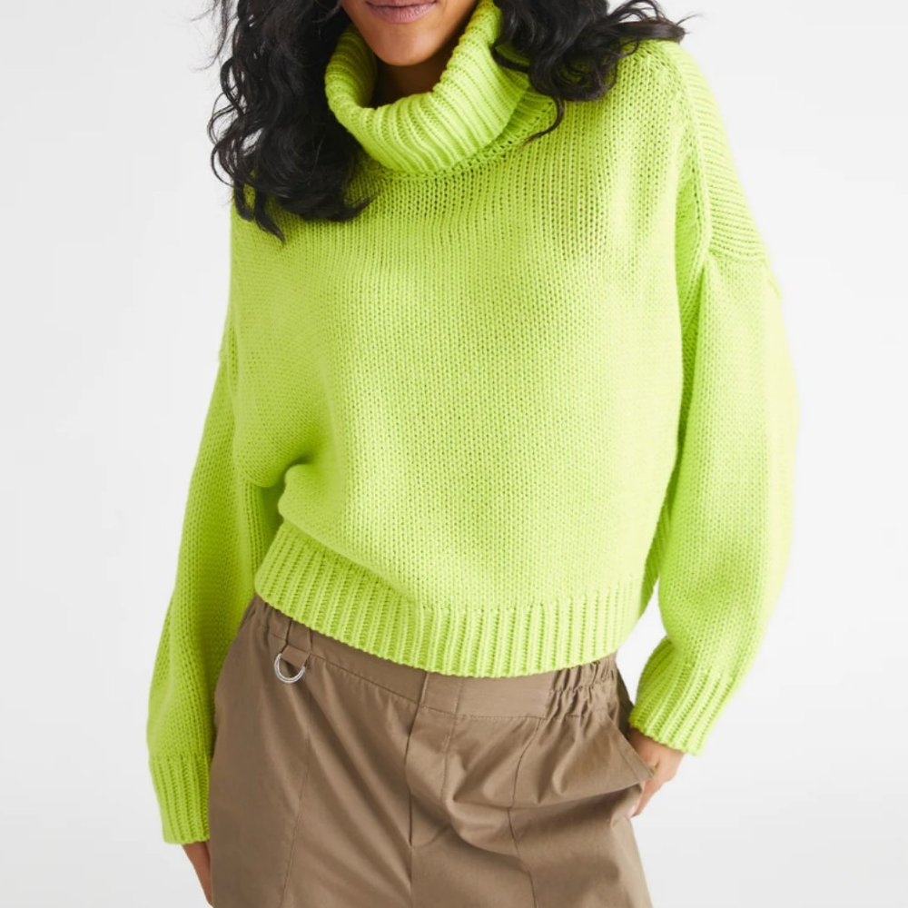 525 Edie Chunky Turtleneck Pullover (Size S)